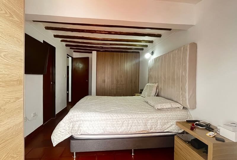 ¡Vive en una hermosa casa tipo chalet!