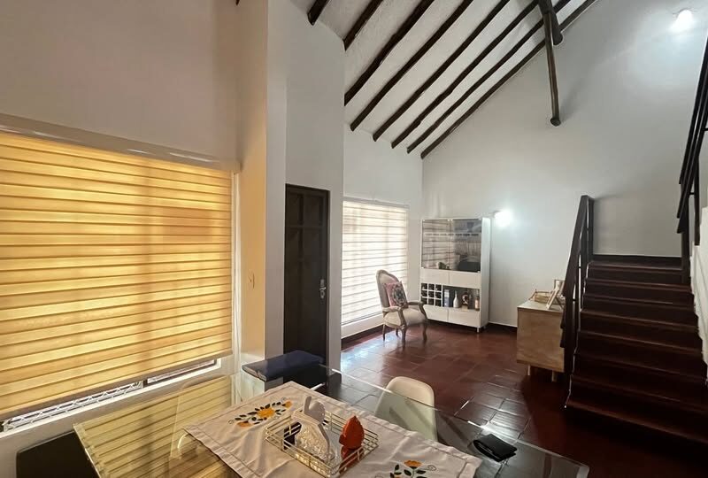 ¡Vive en una hermosa casa tipo chalet!