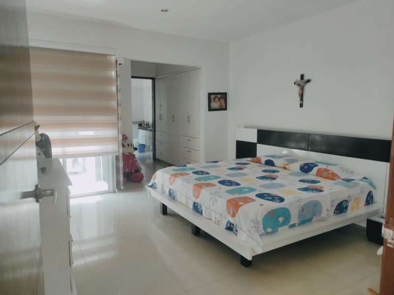 Casa en Exclusivo Condominio Altamurani!