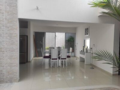 Casa en Exclusivo Condominio Altamurani!