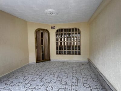 Casa Amplia y Remodelada de Dos Pisos