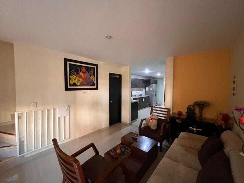 Casa dos Pisos con Aparta Estudio