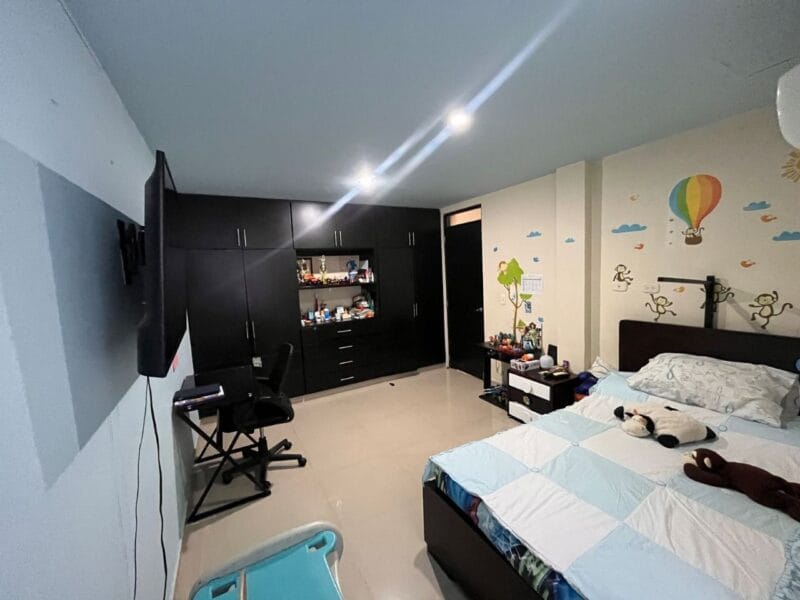 Casa dos Pisos con Aparta Estudio