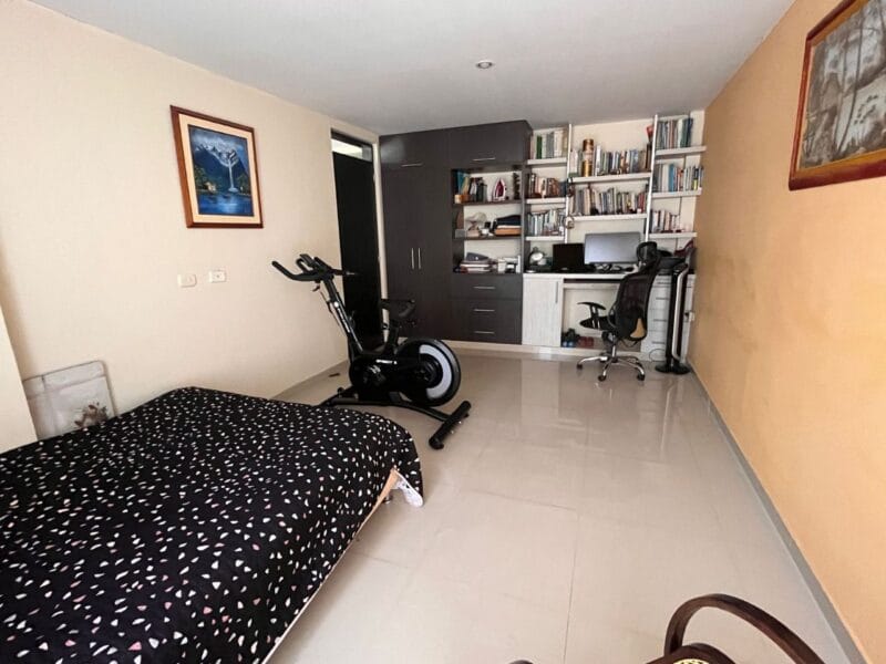 Casa dos Pisos con Aparta Estudio