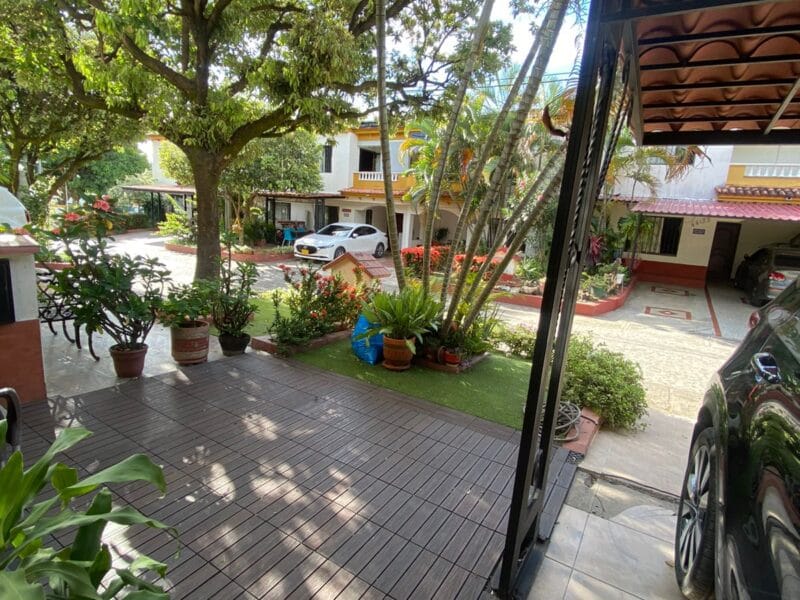 Casa en Conjunto Los Laureles Zona Oriente